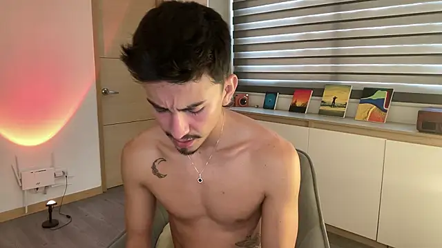 sweettaaron01 online show from November 12, 5:13 pm