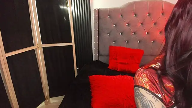 Snapshot of Scarbadgirl_ chatting on June 18, 3:51 am Scarbadgirl online show from June 18, 3:51 am