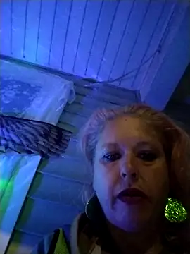 Snapshot of anonymity_awaits@xh chatting on September 28, 3:56 am anonymity awaitsxh online show from September 28, 3:56 am