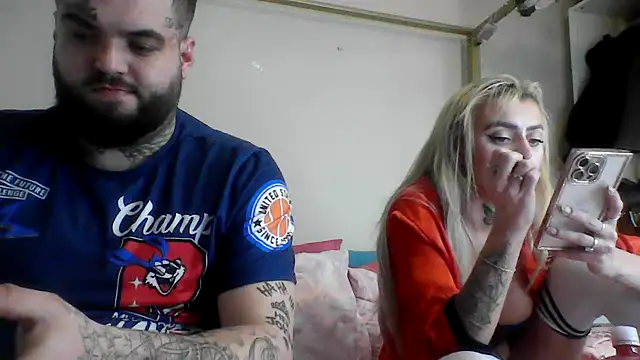 Snapshot of TheFoxyCouple69 chatting on January 11, 2:49 am TheFoxyCouple69 online show from January 11, 2:49 am