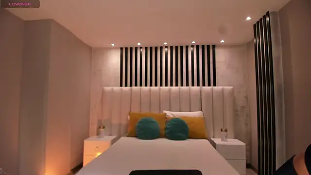 IsabellaMoreau online show from October 16, 7:59 pm