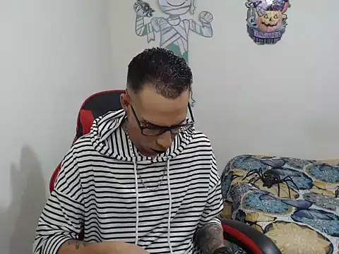 Snapshot of afrodit_25 chatting on October 25, 8:00 am afrodit 25 online show from October 25, 8:00 am