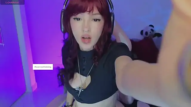 Snapshot of Moonlightt_21 chatting on November 16, 5:51 pm Moonlightt 21 online show from November 16, 5:51 pm