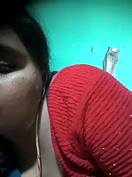 Snapshot of Cut_itri chatting on February 14, 8:33 am Cut itri online show from February 14, 8:33 am