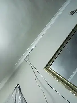 ShySexyBaddiexx online show from October 24, 8:27 pm