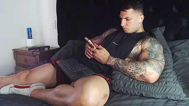 Shane Clay online show from April 4, 6:27 pm