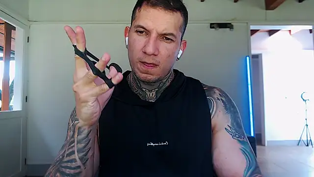 Shane Clay online show from May 14, 6:26 pm