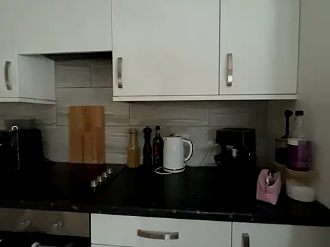 FrancescaXO online show from October 4, 8:34 am