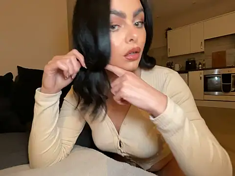 FrancescaXO online show from April 13, 8:03 pm