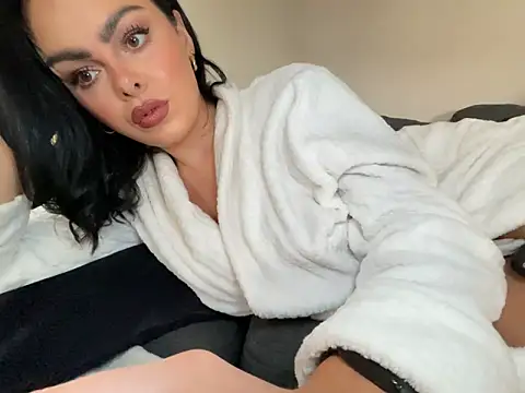 FrancescaXO online show from May 8, 11:04 am