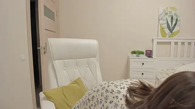 Snapshot of GoodGlamorGirl chatting on December 22, 2:30 am GoodGlamorGirl online show from December 22, 2:30 am