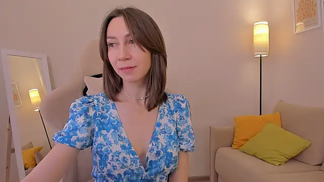 Snapshot of GoodGlamorGirl chatting on February 18, 4:19 am GoodGlamorGirl online show from February 18, 4:19 am