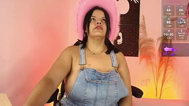 Snapshot of Iamlola_ chatting on September 27, 3:44 am Iamlola online show from September 27, 3:44 am