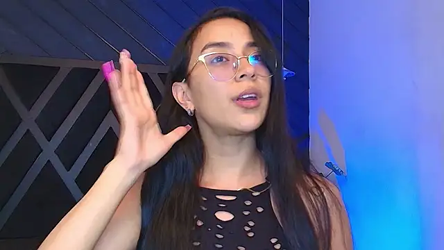 zoe martins  online show from March 13, 5:19 pm