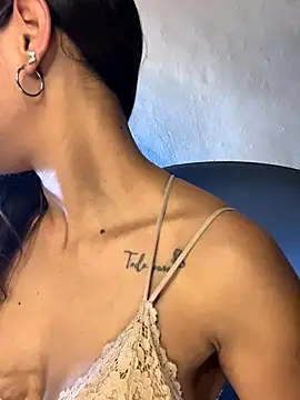 chicachocolate01 online show from September 10, 5:29 am