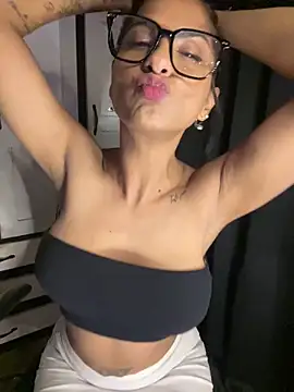 chicachocolate01 online show from November 14, 3:38 am