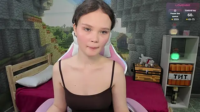 Snapshot of EmilyChaves chatting on September 30, 6:13 pm EmilyChaves online show from September 30, 6:13 pm