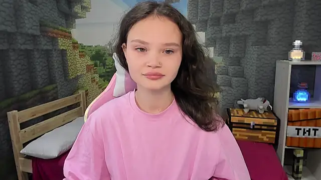 Snapshot of EmilyChaves chatting on October 20, 8:09 pm EmilyChaves online show from October 20, 8:09 pm