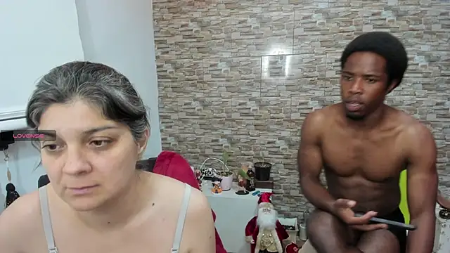 Snapshot of queemking chatting on December 19, 3:35 am queemking online show from December 19, 3:35 am