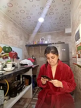 queemking online show from January 7, 11:18 pm