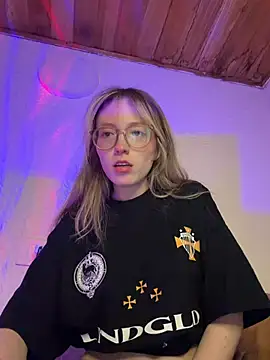 ReenKitty online show from May 8, 5:02 am