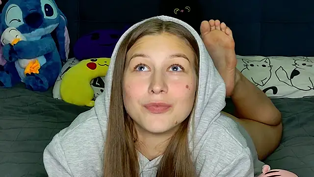 MissEmilyMiller online show from December 1, 6:13 pm