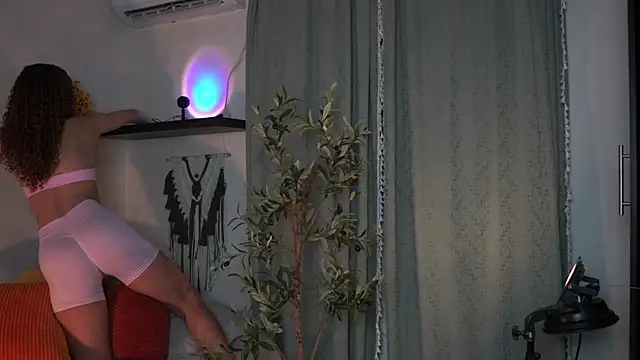 isabella-garcia- online show from November 14, 8:07 pm