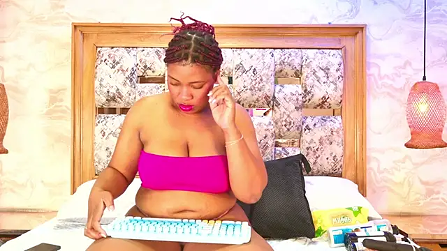 ZOLEY WATSON online show from April 15, 3:13 am