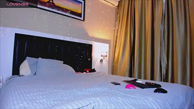 marrenaa online show from December 15, 6:06 am