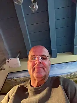 Snapshot of Renebisex chatting on April 3, 3:32 pm Renebisex online show from April 3, 3:32 pm