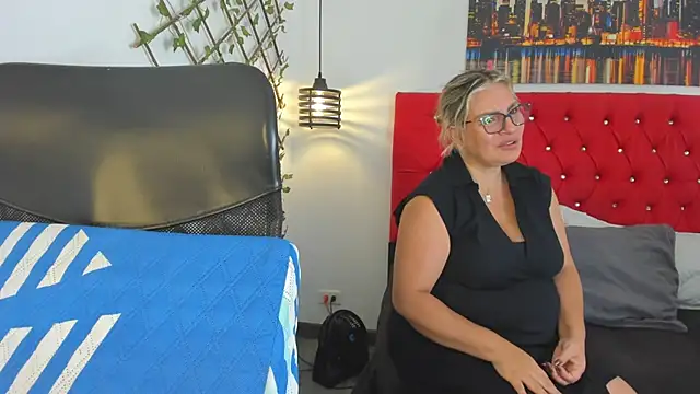 carolinacrus01 online show from September 27, 5:29 pm