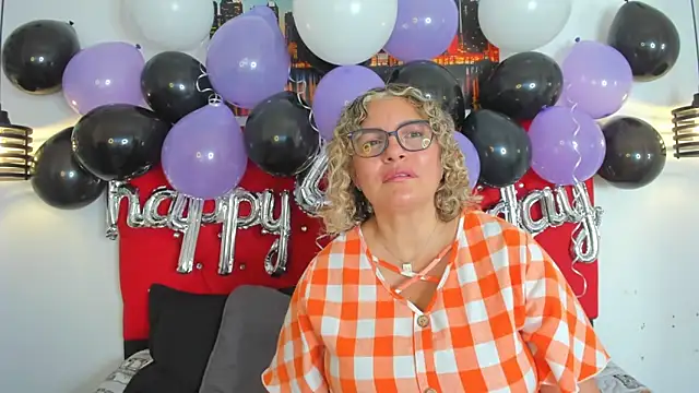 carolinacrus01 online show from October 1, 3:07 pm