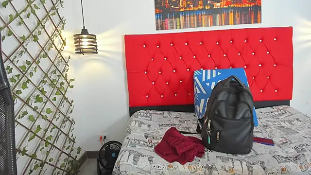 carolinacrus01 online show from October 3, 4:59 pm