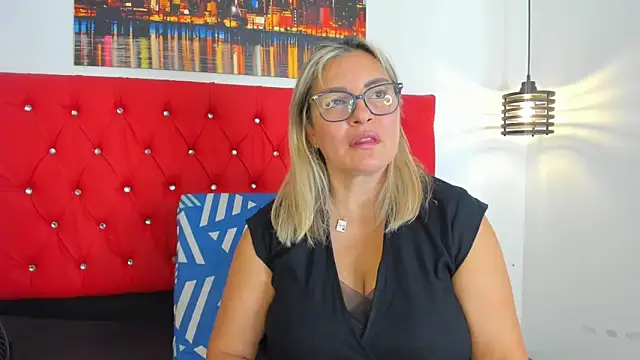 carolinacrus01 online show from November 30, 2:54 pm