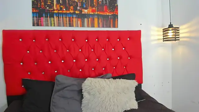 carolinacrus01 online show from February 15, 4:47 pm