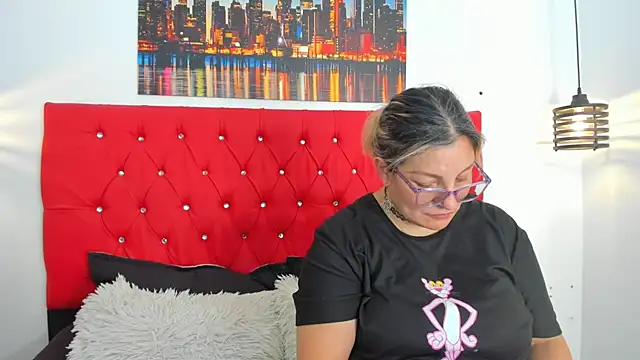 carolinacrus01 online show from February 26, 6:18 pm