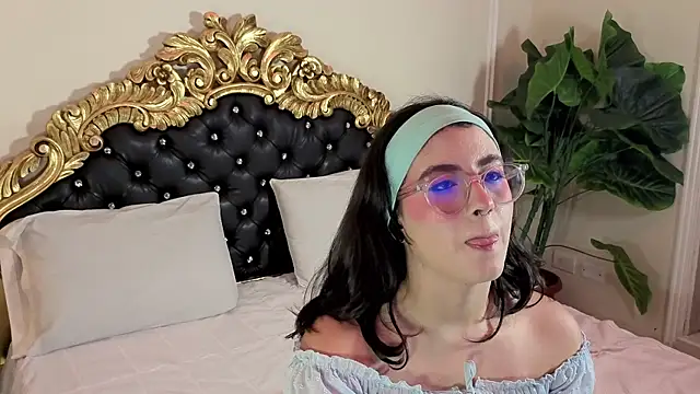 LiLLiAnderson online show from April 8, 11:43 am