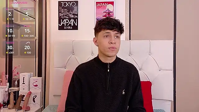 Axel  Evans online show from December 1, 1:05 pm