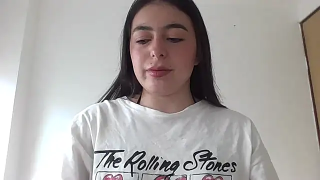 MiaKimky online show from October 9, 5:00 pm