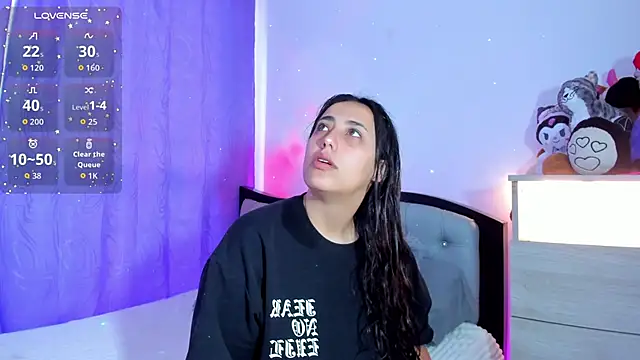 my aleja  online show from February 9, 11:36 am