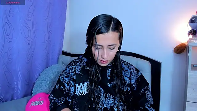 my aleja  online show from April 11, 10:41 am