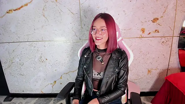 daphne courtis online show from September 11, 3:17 am