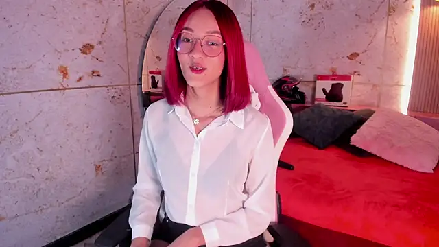 daphne courtis online show from October 4, 3:15 am