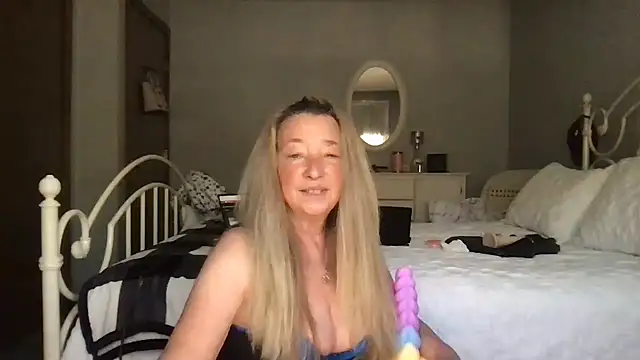 milf-Lacey online show from March 9, 6:56 pm