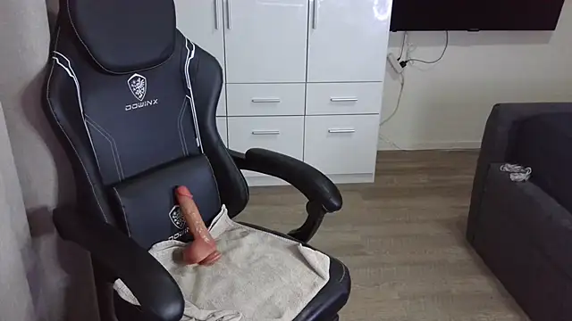 Milo9210 online show from October 5, 10:18 pm