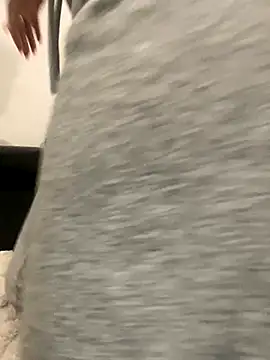 Snapshot of Aliyatantrique24 chatting on November 12, 4:13 am Aliyatantrique24 online show from November 12, 4:13 am