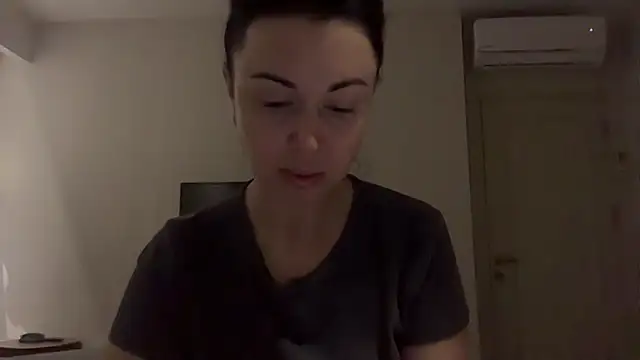 Snapshot of Gilin1 chatting on December 17, 8:48 pm Gilin1 online show from December 17, 8:48 pm