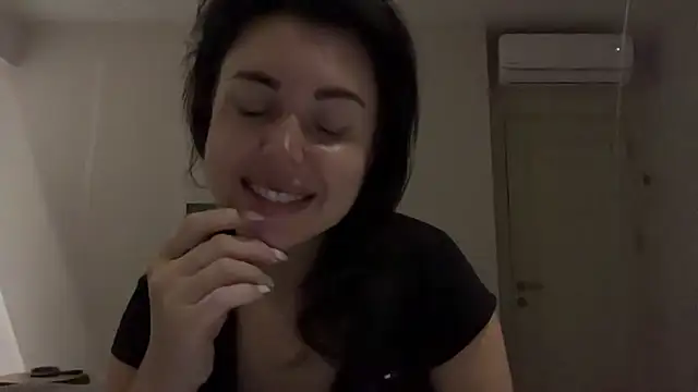 Snapshot of Gilin1 chatting on January 17, 8:12 pm Gilin1 online show from January 17, 8:12 pm