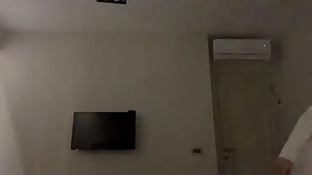 Snapshot of Gilin1 chatting on February 3, 9:42 pm Gilin1 online show from February 3, 9:42 pm