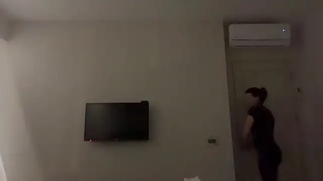 Snapshot of Gilin1 chatting on February 11, 8:03 pm Gilin1 online show from February 11, 8:03 pm